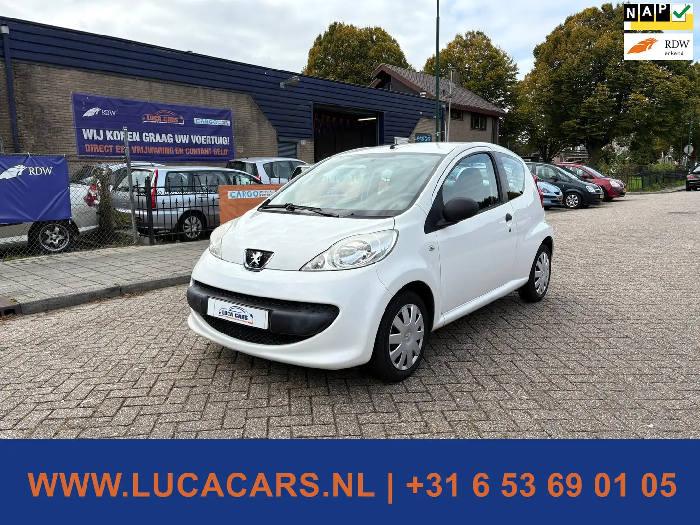 Peugeot 107 1.0-12V XR NIEUWE APK! Wit - 1