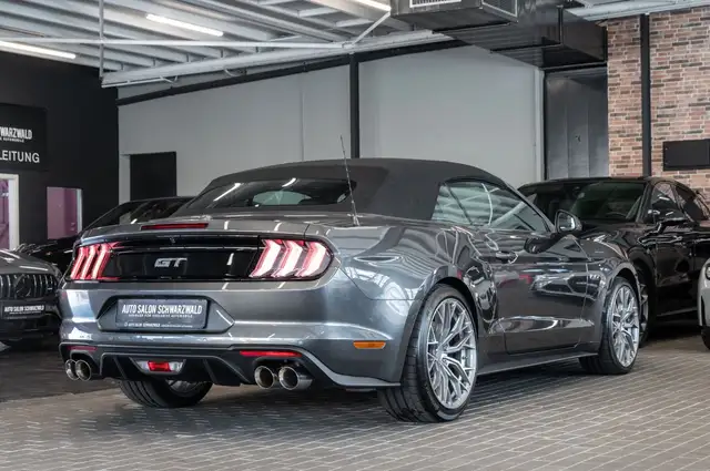 Ford Mustang view 7