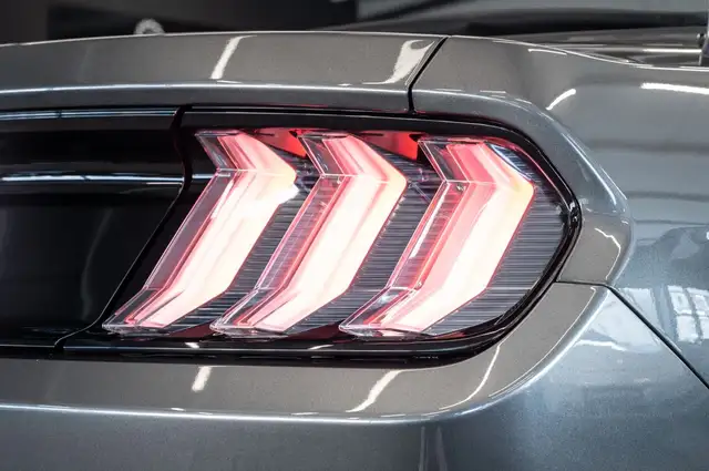Ford Mustang view 9