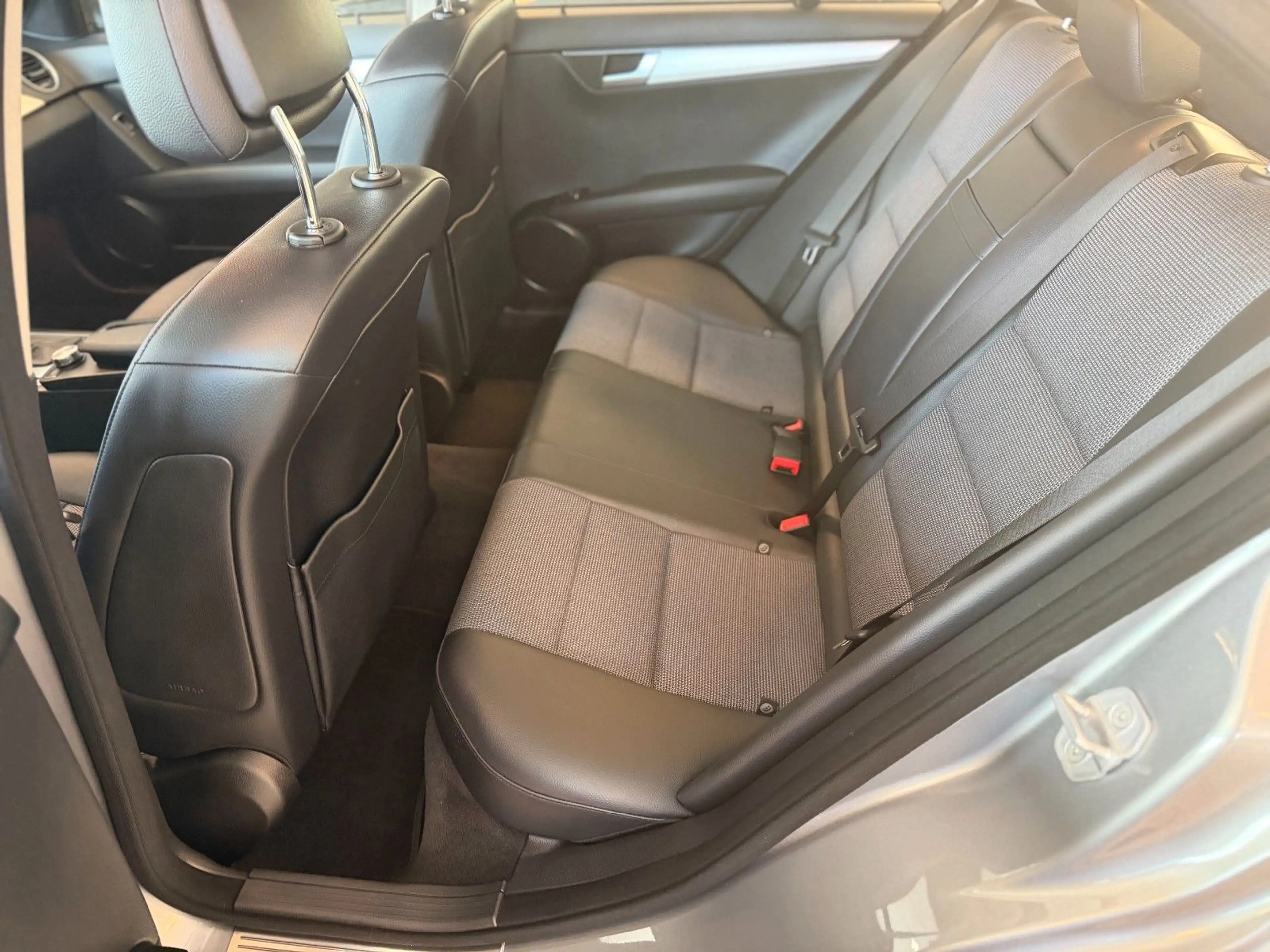 Mercedes-Benz C 250 Avantgarde 7G-Tr. AHK PTS SHZ Xenon Comand — photo 9