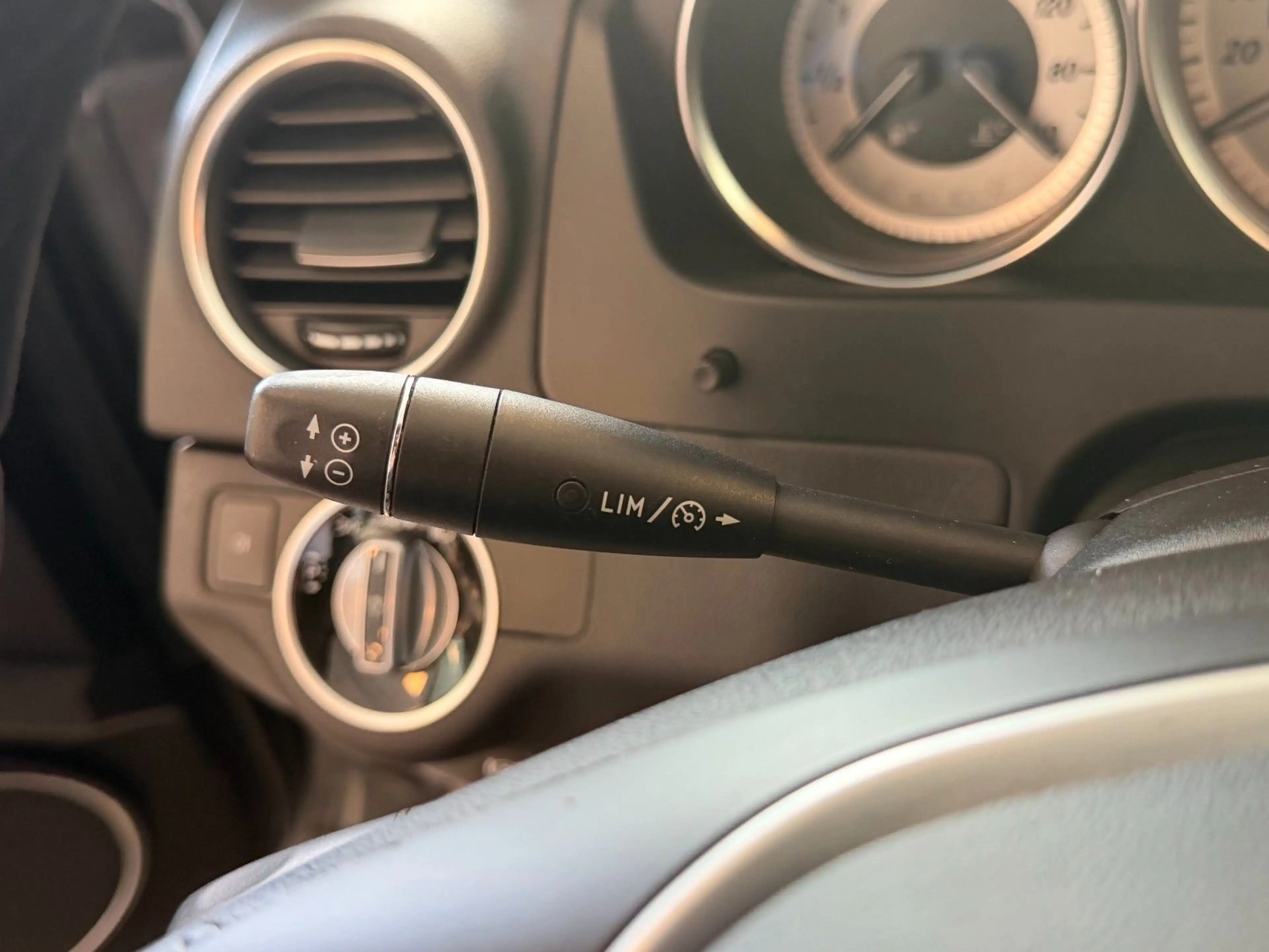 Mercedes-Benz C 250 Avantgarde 7G-Tr. AHK PTS SHZ Xenon Comand — photo 14