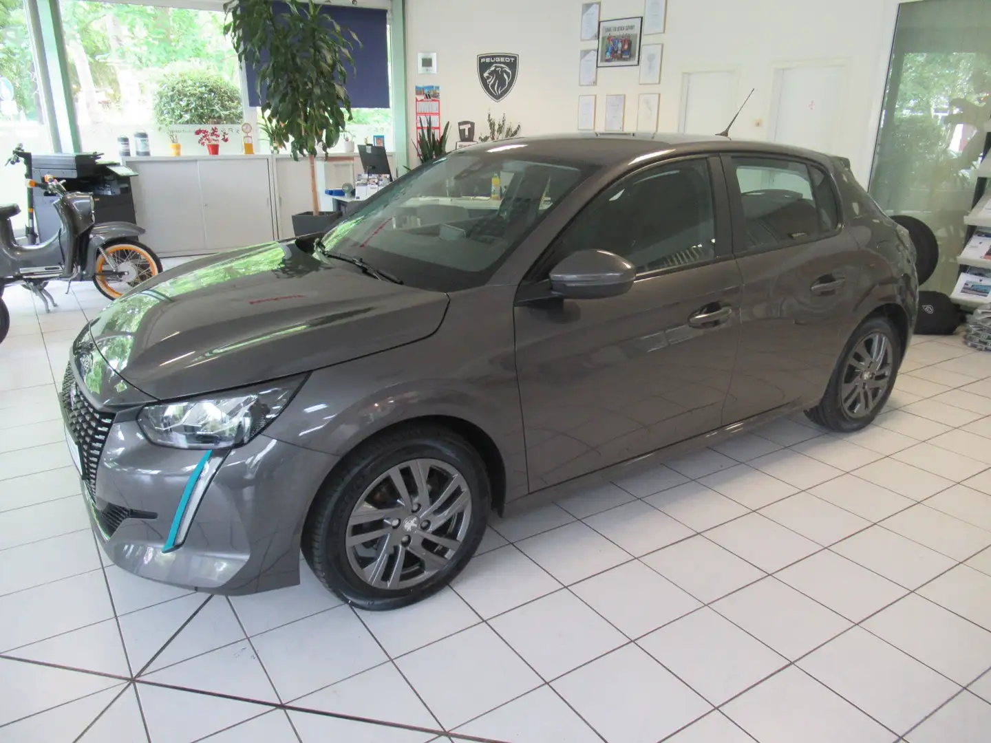 Peugeot 208 PTech 75 Active Pack Sitzheizung,Einparkhilfe,LM Grau - 2