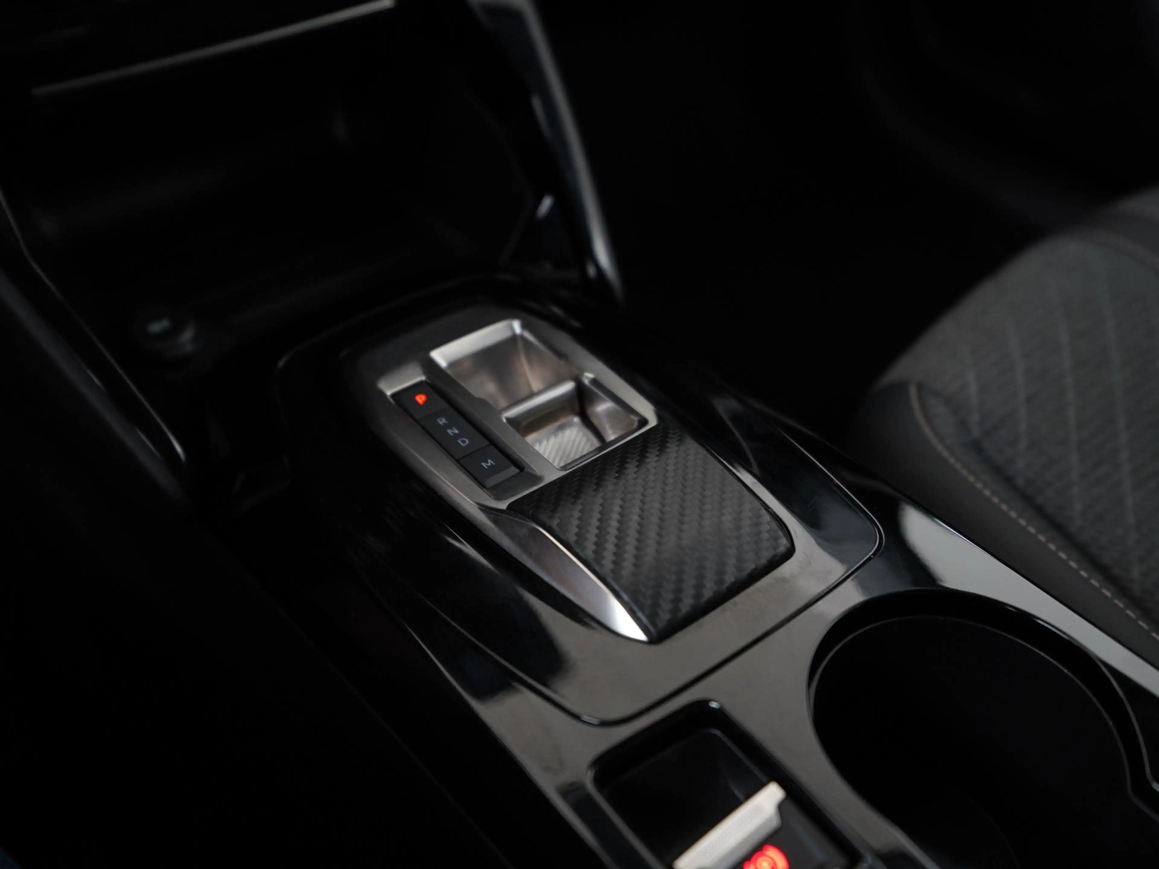 Peugeot 208 1.2 Hybrid 110 e-DCS6 Allure | Apple Carplay | Par — photo 10