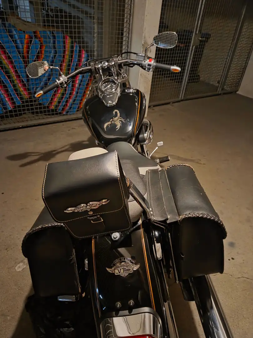 Suzuki VL 800 Negro - 2