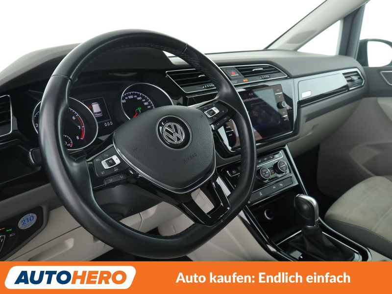 Volkswagen Touran 1.8 TSI Highline BMT Aut.*NAVI*LED*ACC* — photo 11