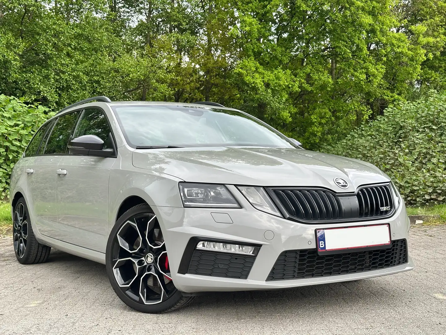 Skoda Octavia Octavia Combi 2.0 TSI DSG RS - DCC Grijs - 1