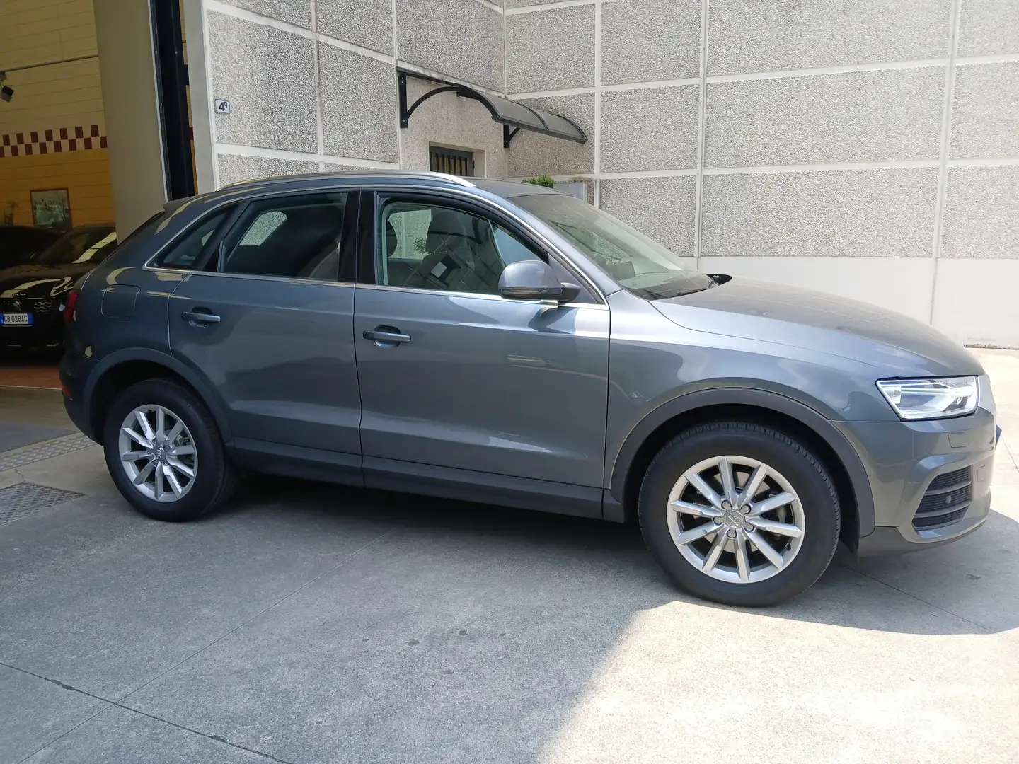 Audi Q3 Q3 2.0 tdi Business quattro 150cv s-tronic Grigio - 2
