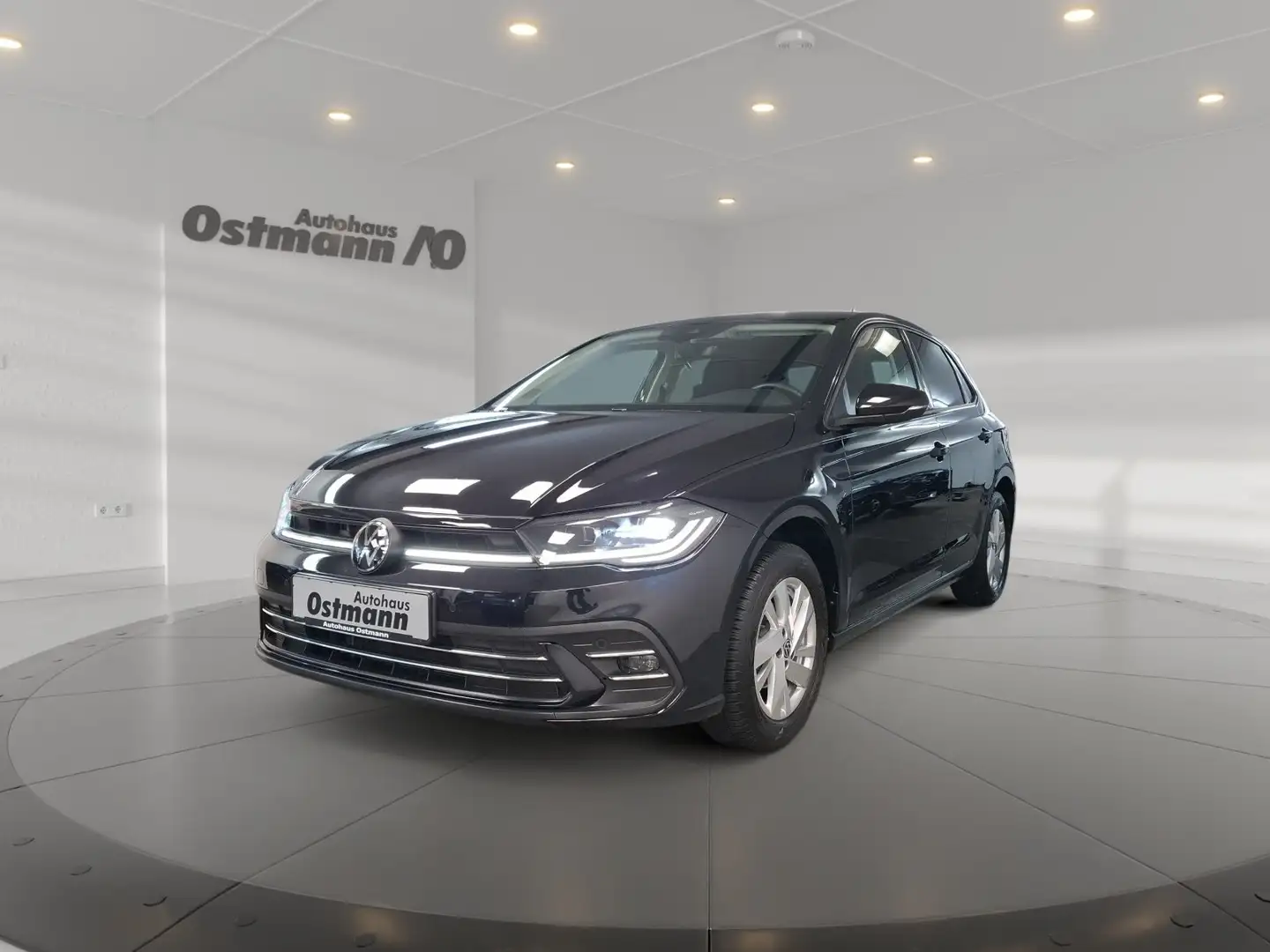 Volkswagen Polo VI 1.0 TSI Style Matrix Navi 2xKlima ACC SHZ Schwarz - 2