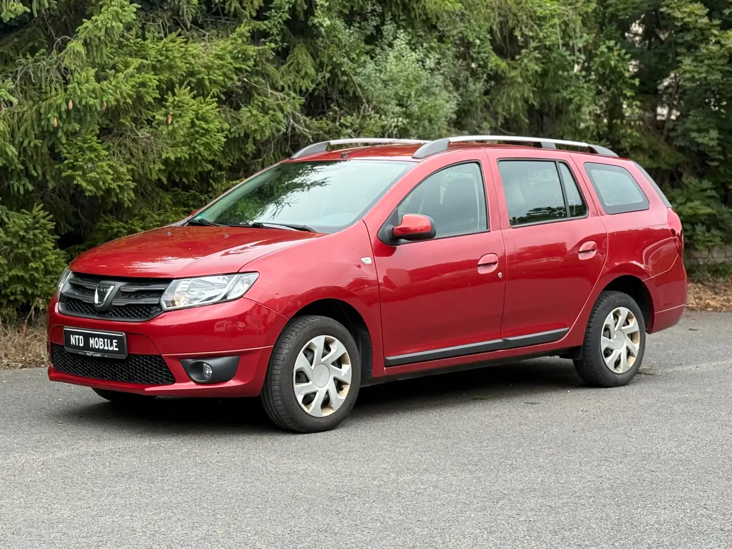 Dacia Logan 1.2 Essentiel +KLIMA+ZV+S-HEFT+KOMBI+ Roşu - 1