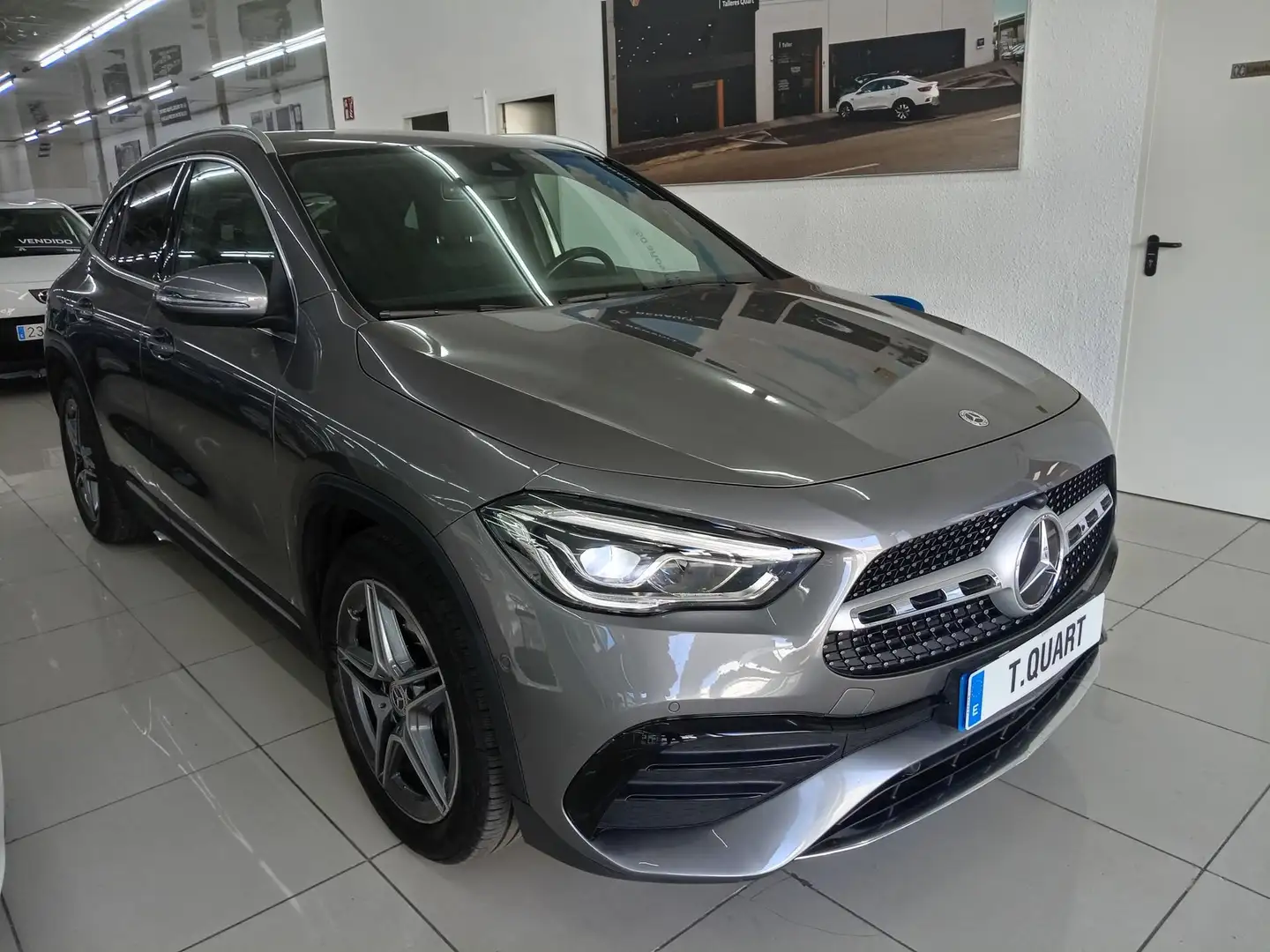 Mercedes-Benz GLA 180 7G-DCT Gris - 2