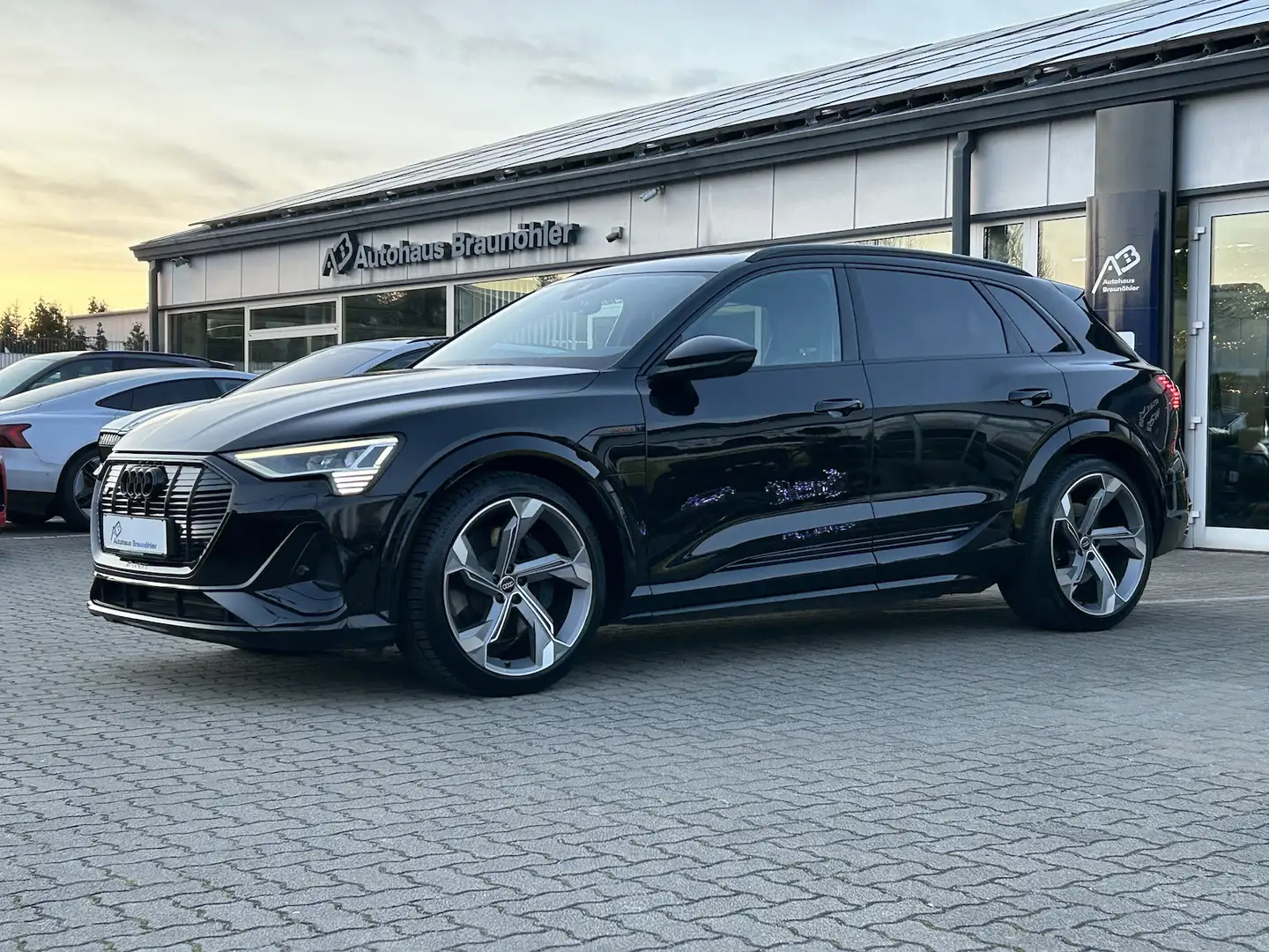Audi e-tron S quattro*Pano*AHK*22 Zoll*B&O*Matrix*Black* Negro - 2