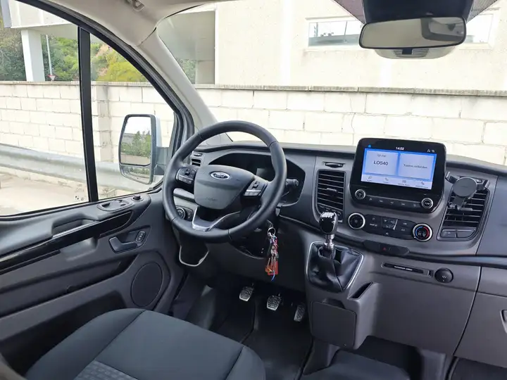 Ford Transit Custom 2025, foto 9