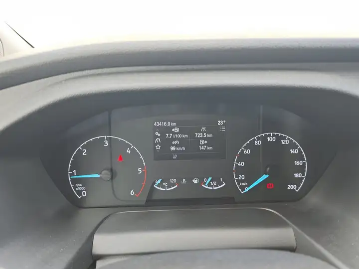 Ford Transit Custom 2025, foto 10