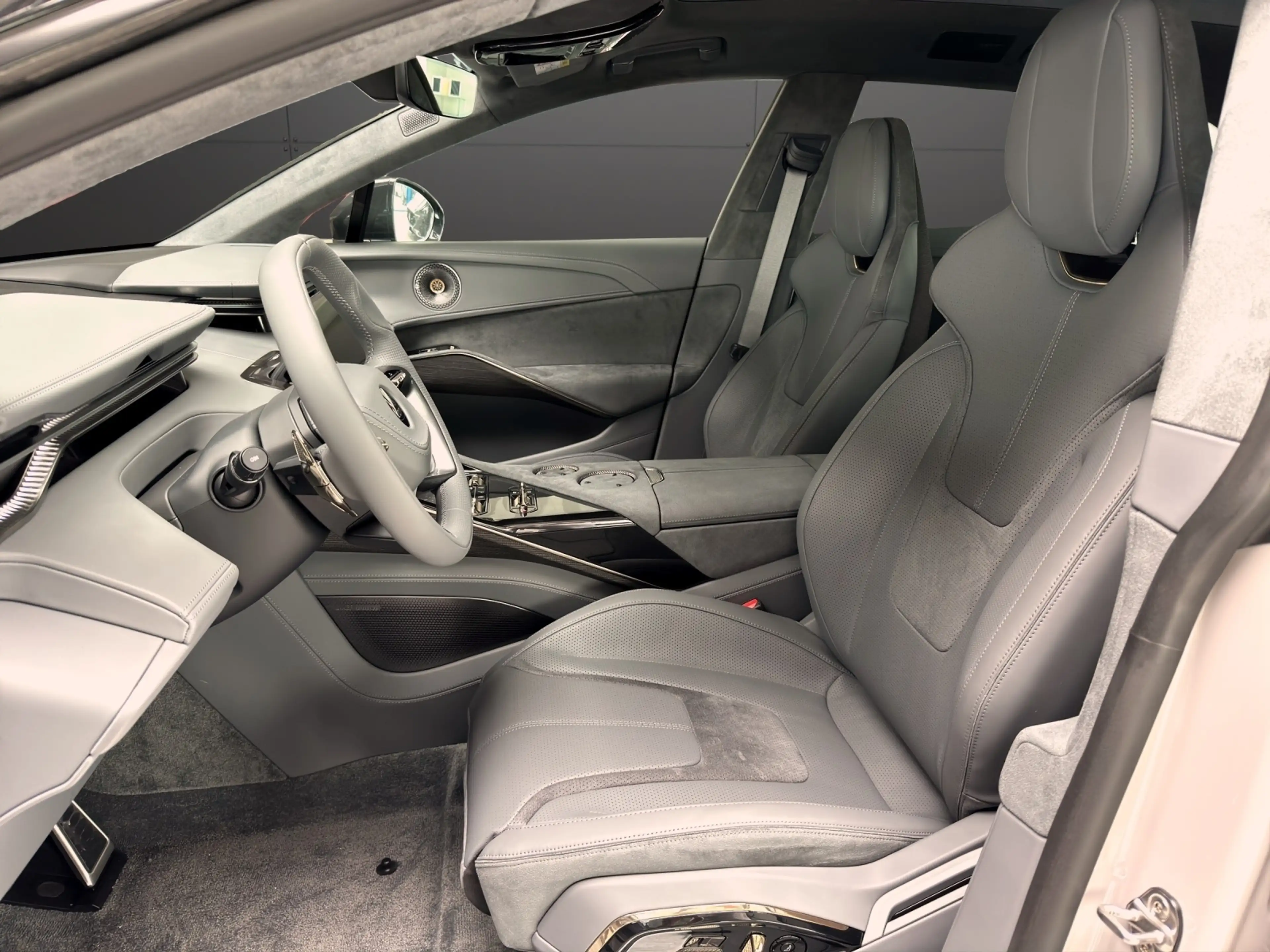 Lotus Eletre 600 Sport SE *Lotus Leipzig* — photo 6