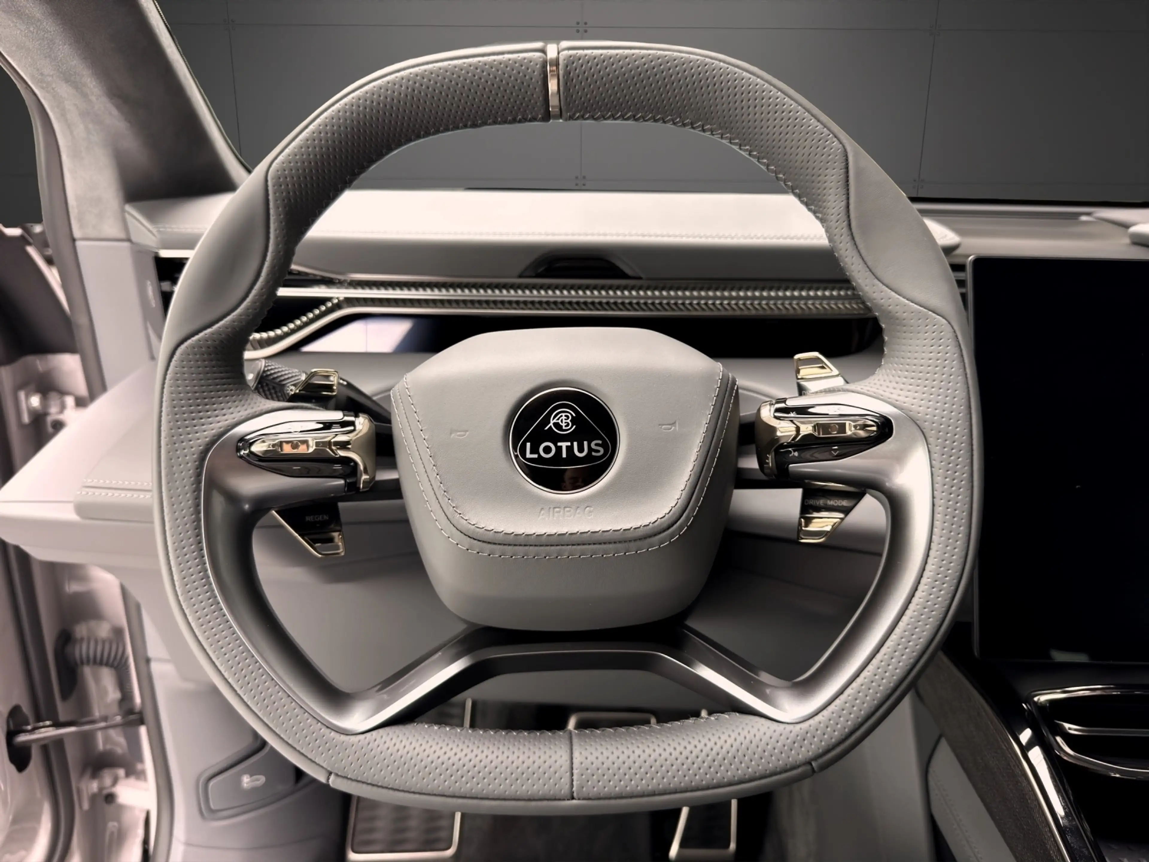 Lotus Eletre 600 Sport SE *Lotus Leipzig* — photo 10