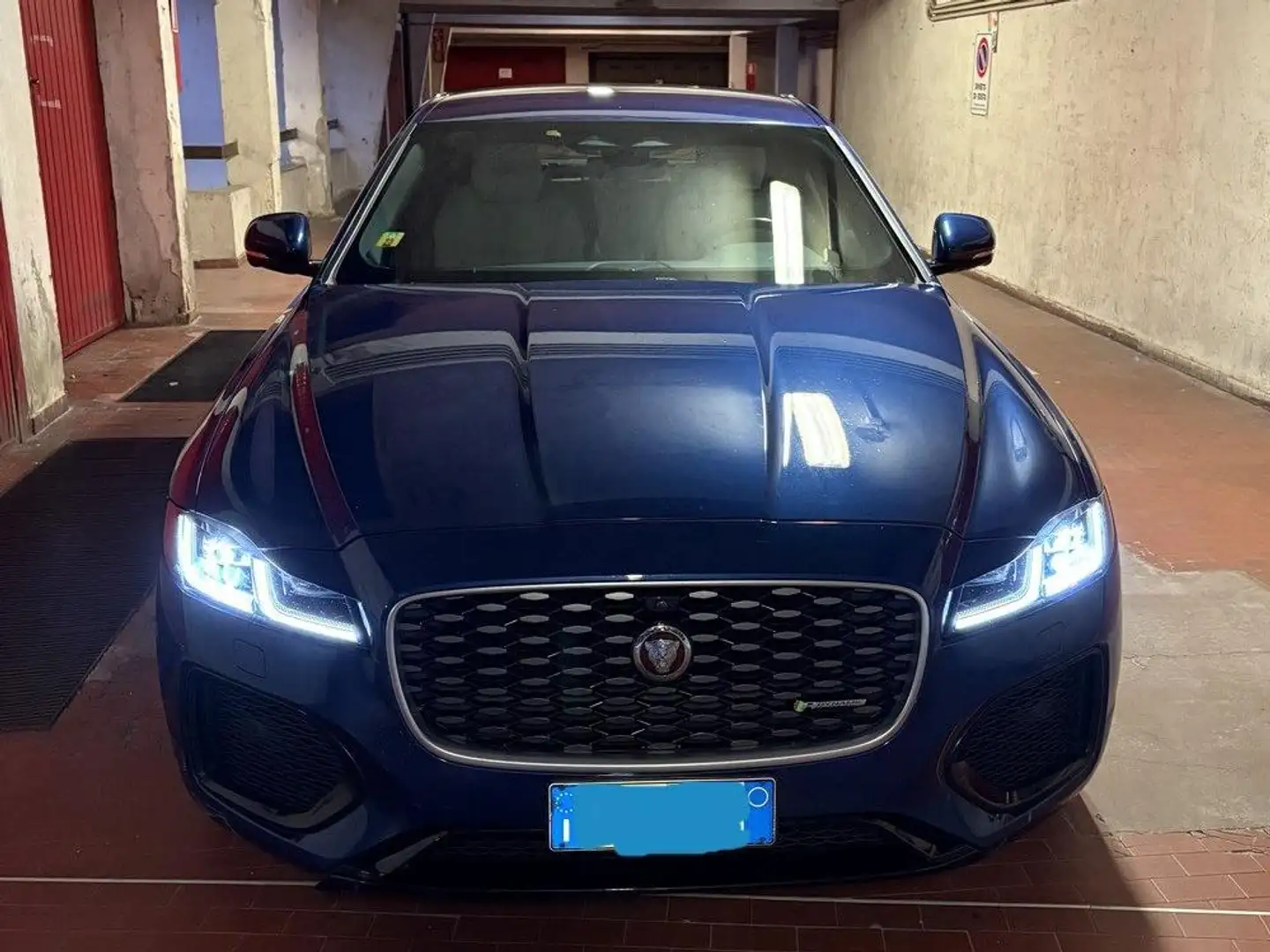 Jaguar XF JAGUAR  XF 2.0 D 204 CV aut. R-Dynamic SE Blu/Azzurro - 1