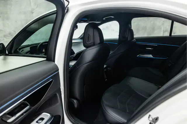 Mercedes-Benz E-Class view 12