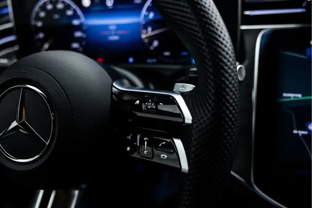 Mercedes-Benz E-Class view 28