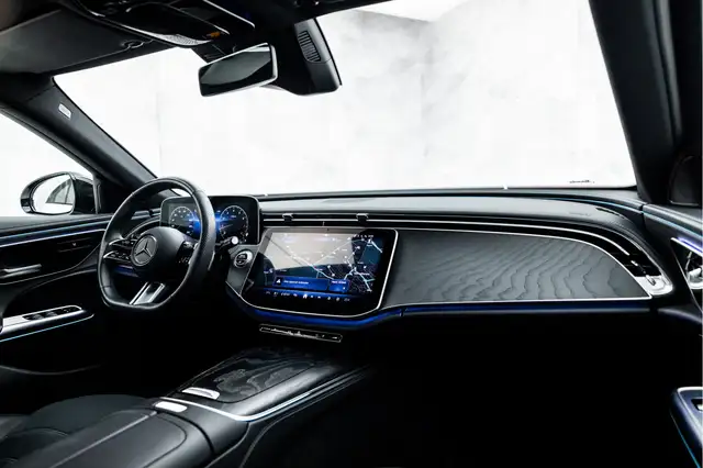 Mercedes-Benz E-Class view 16