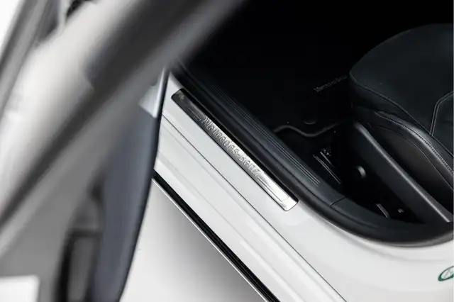 Mercedes-Benz E-Class view 19