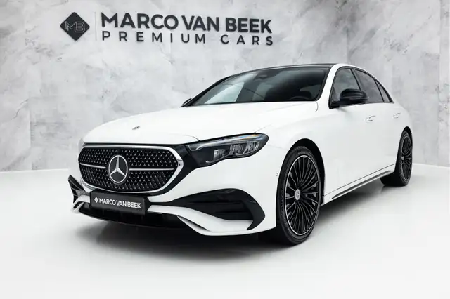Mercedes-Benz E-Class view 4