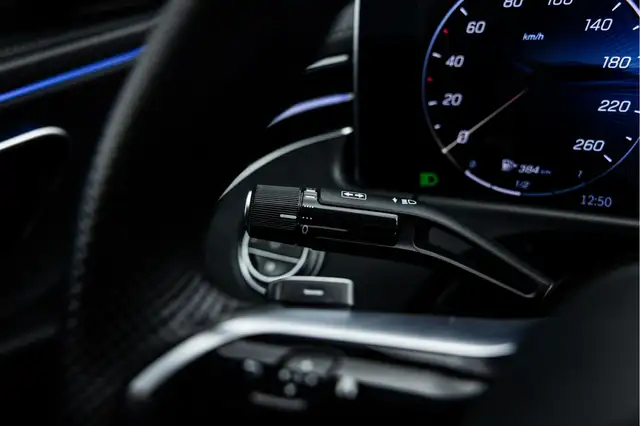 Mercedes-Benz E-Class view 29
