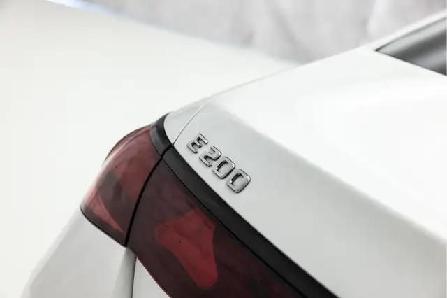 Mercedes-Benz E-Class view 11