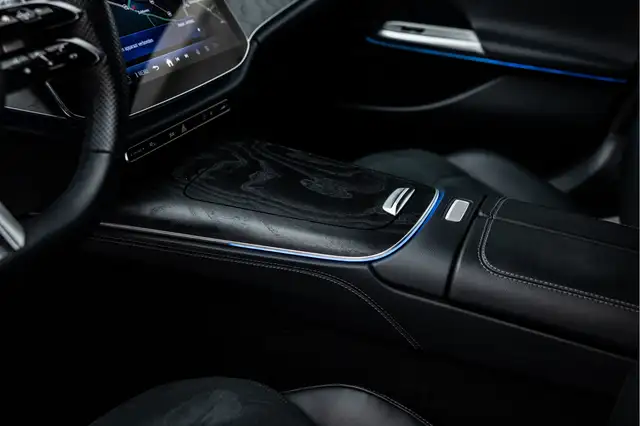 Mercedes-Benz E-Class view 23