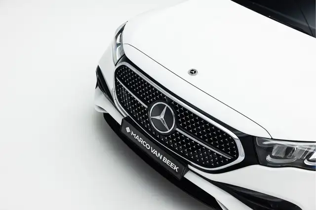 Mercedes-Benz E-Class view 7