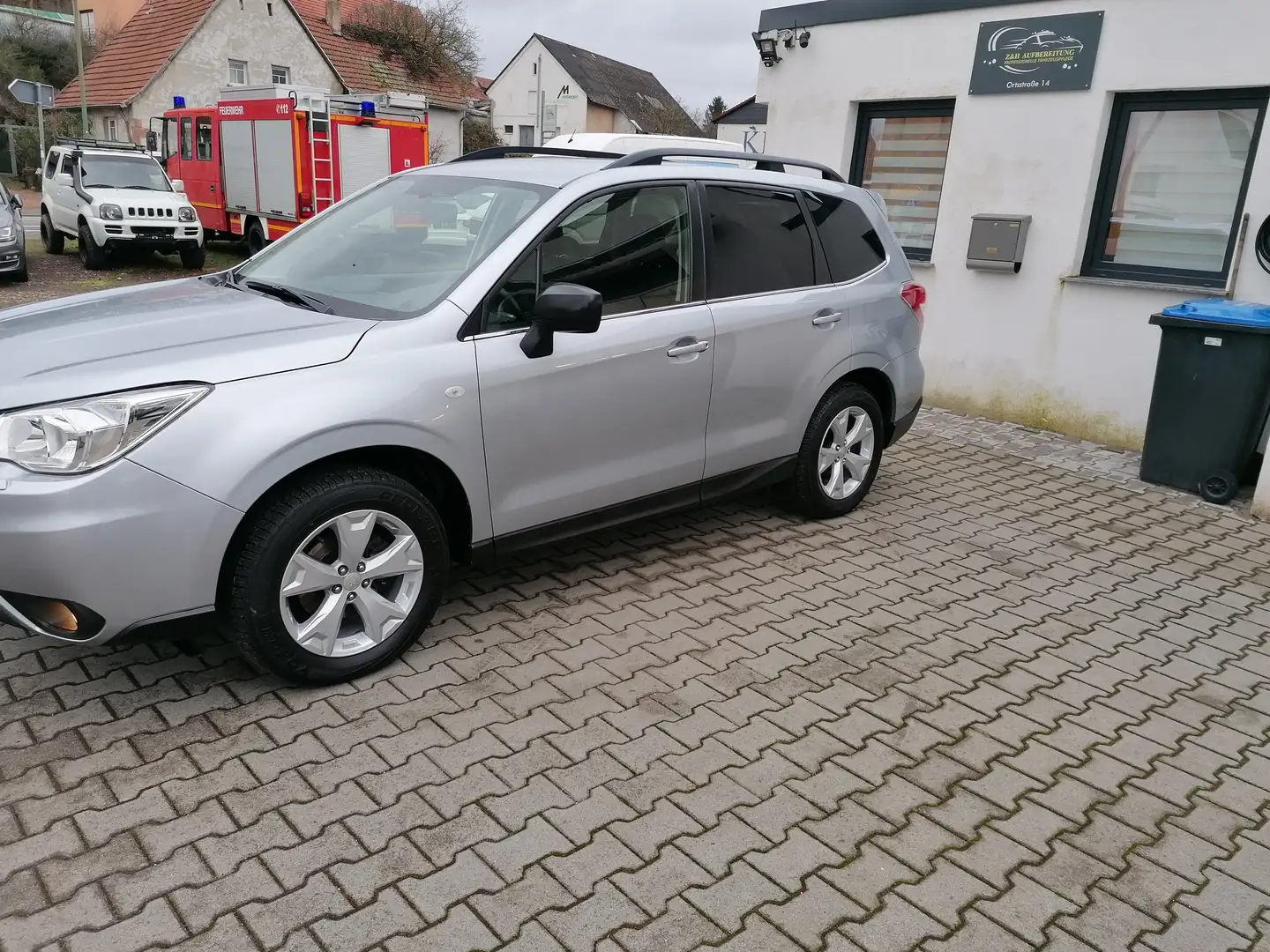 Subaru Forester 2.0D Active Silber - 2