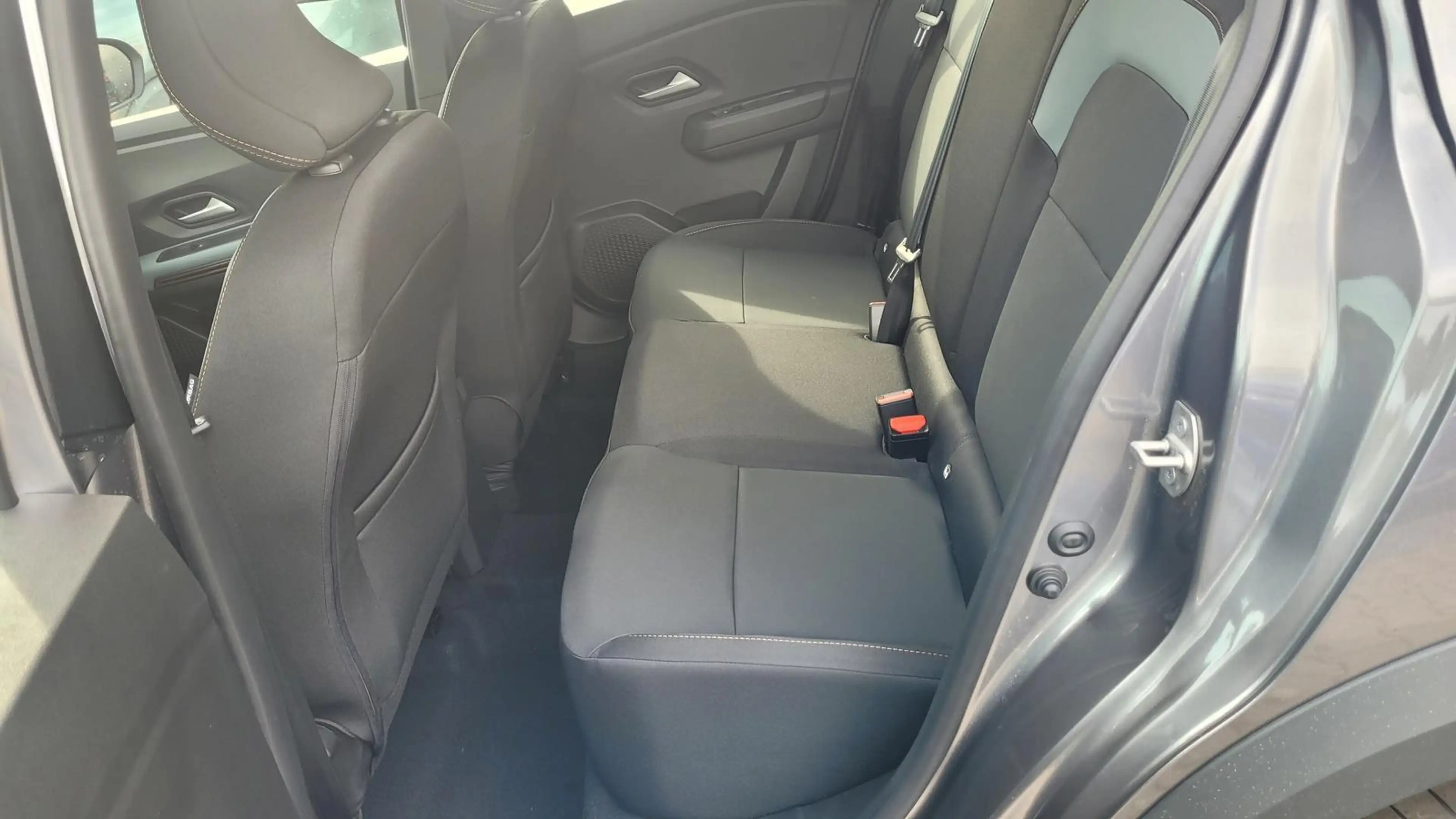 Dacia Sandero Stepway Expression Step 2026 ECO-G 120AT Extrem... — photo 9