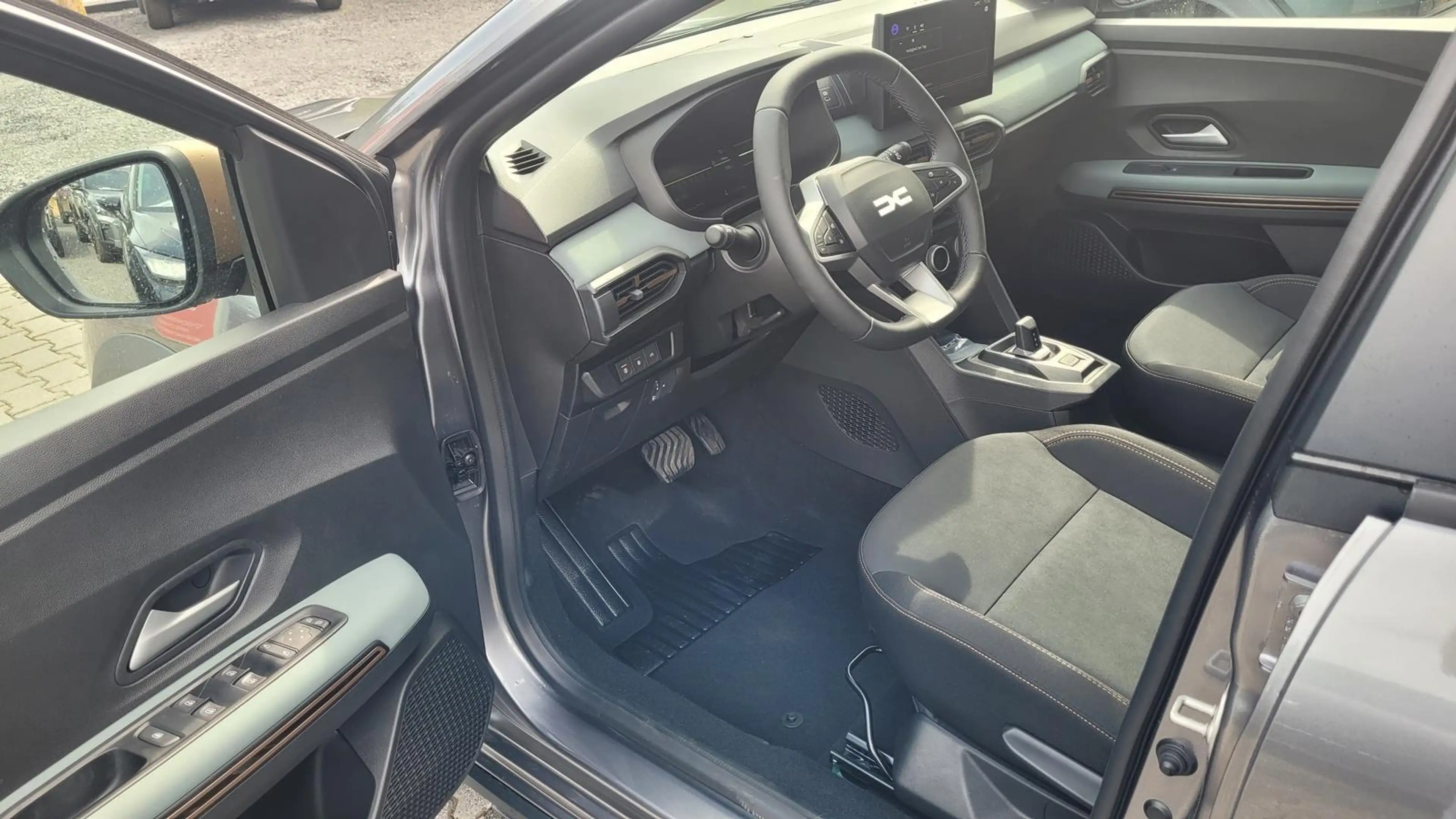 Dacia Sandero Stepway Expression Step 2026 ECO-G 120AT Extrem... — photo 7