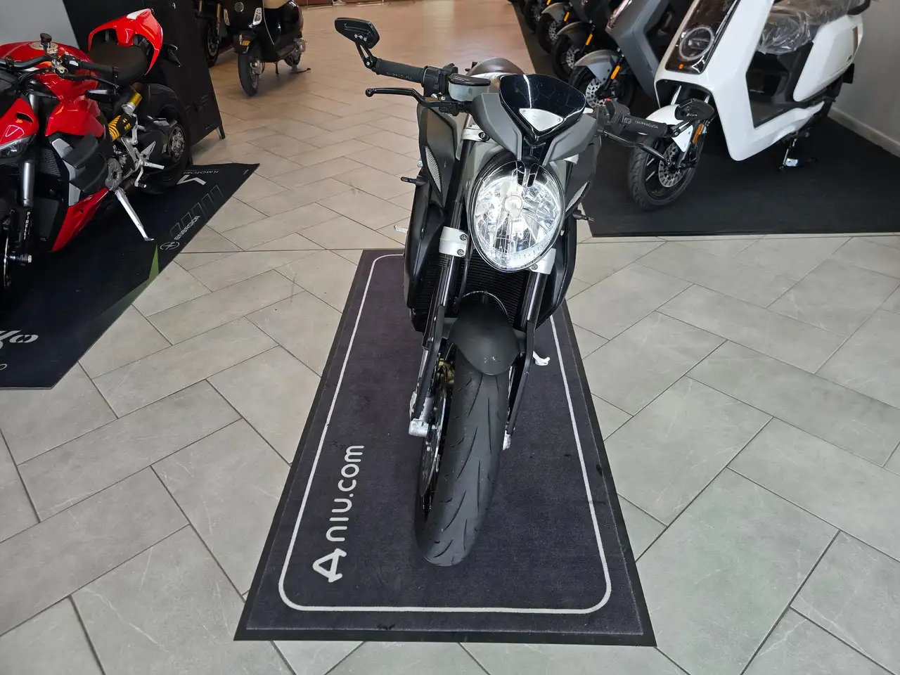 MV Agusta Brutale 800
