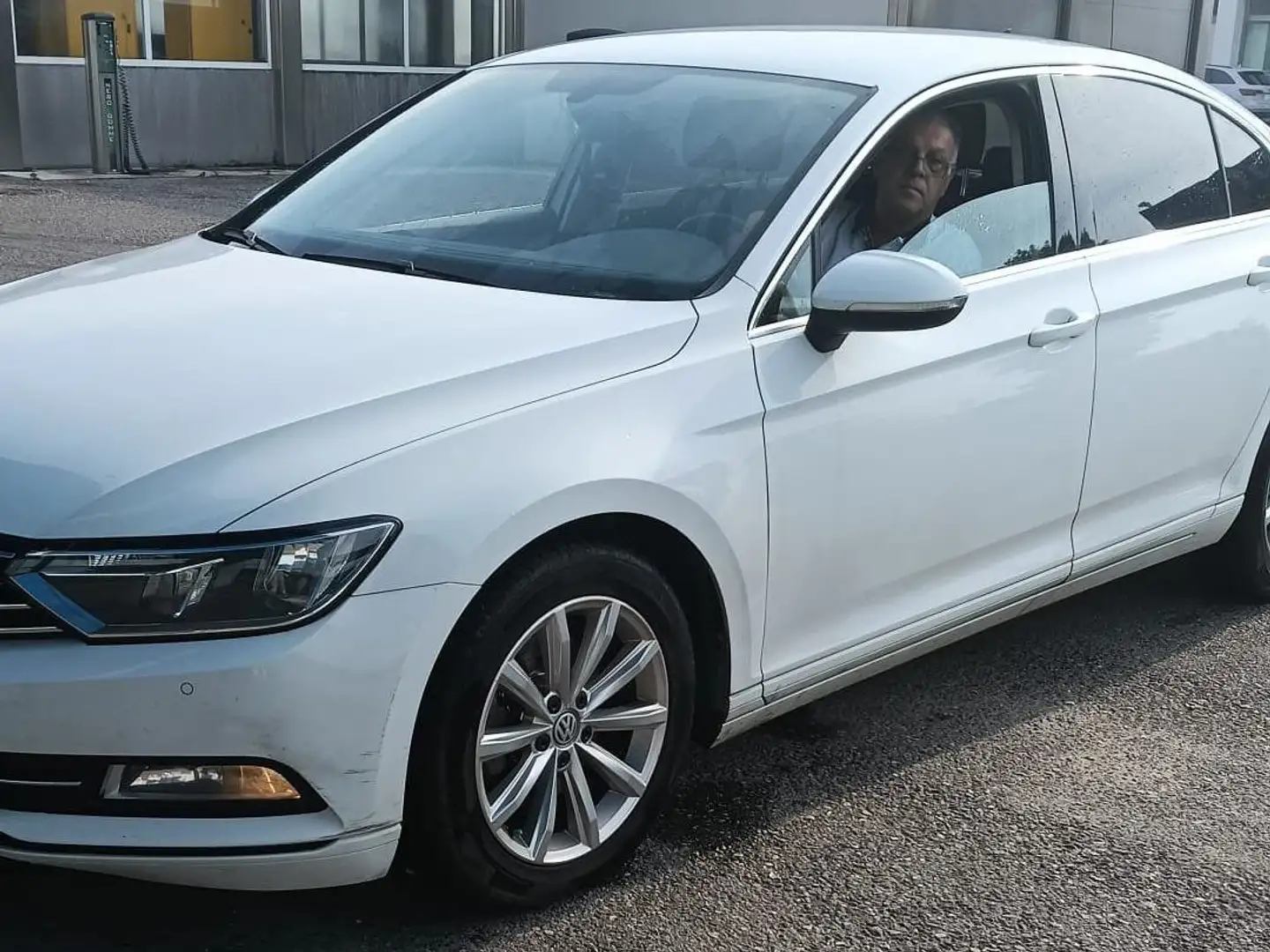 Volkswagen Passat Passat VIII 2015 Berlina 1.6 tdi Trendline 120cv White - 2