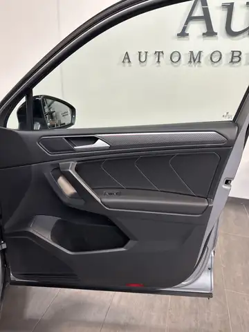 Volkswagen Tiguan Allspace view 11