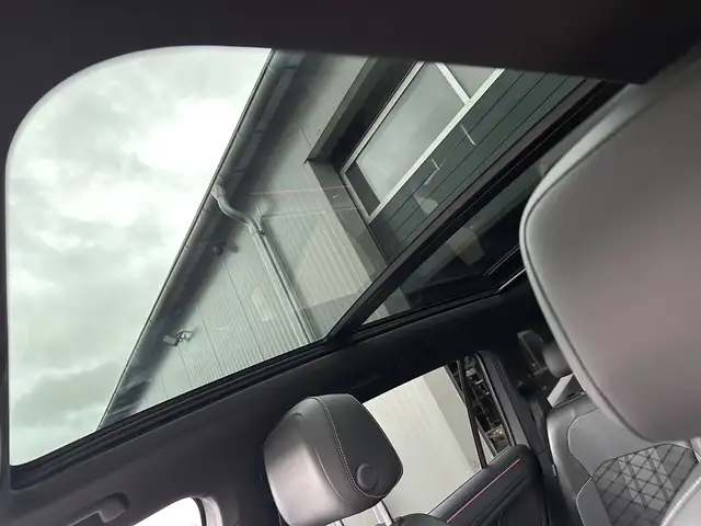 Volkswagen Tiguan Allspace view 14