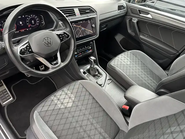 Volkswagen Tiguan Allspace view 12