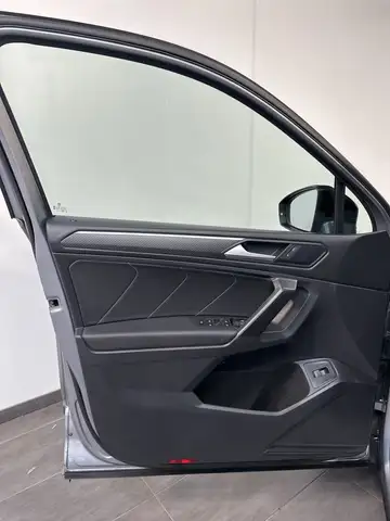 Volkswagen Tiguan Allspace view 10