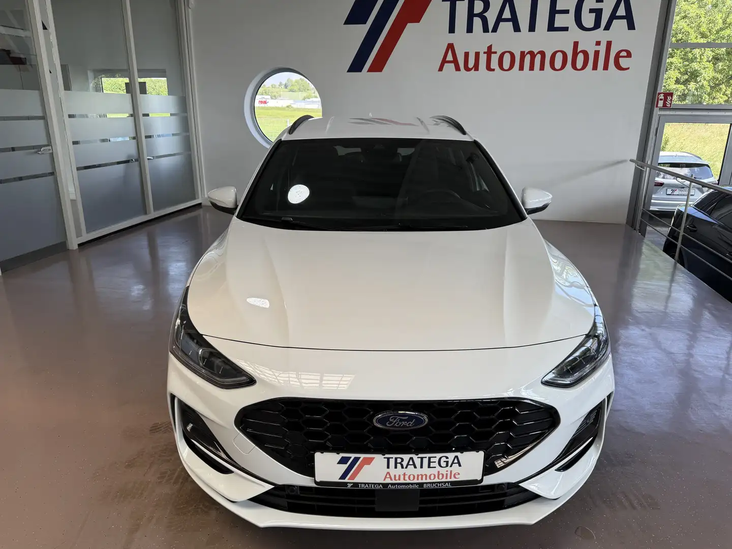 Ford Focus Turnier ST-Line X AHK ACC TW LHZ CAM GJR Weiß - 2