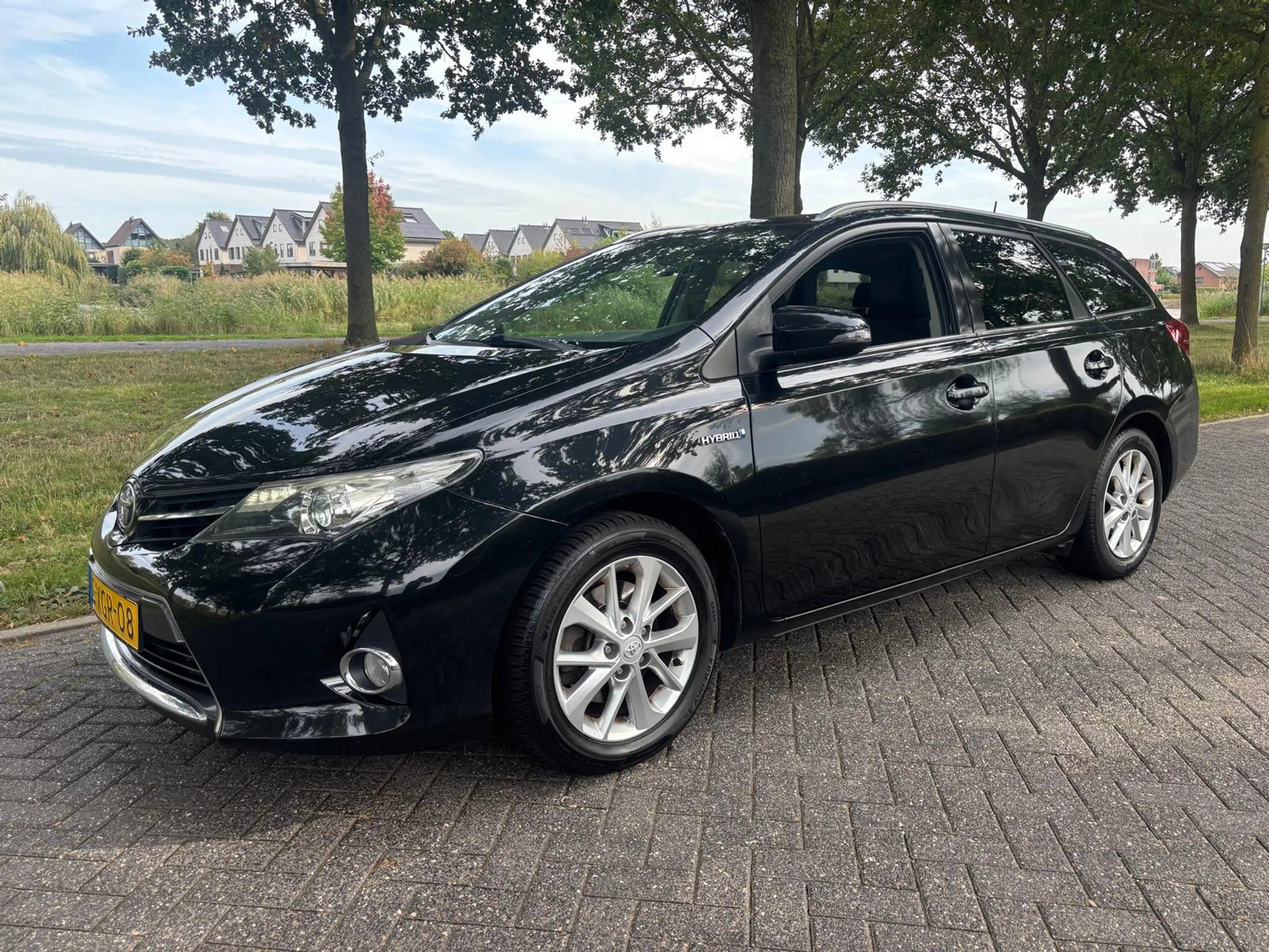 Toyota Auris Touring Sports 1.8 Hybrid Lease