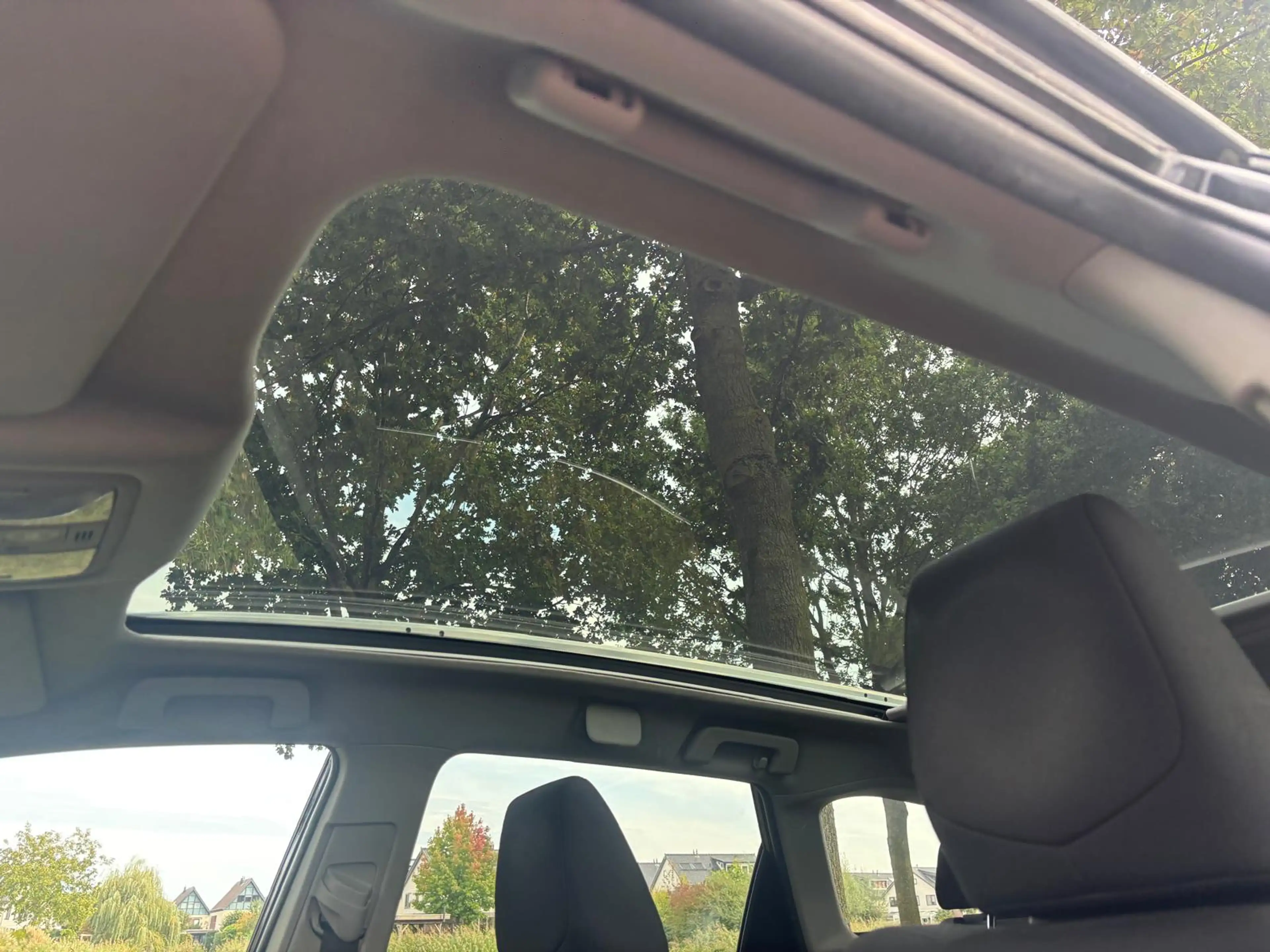 Toyota Auris Touring Sports 1.8 Hybrid Lease — photo 11