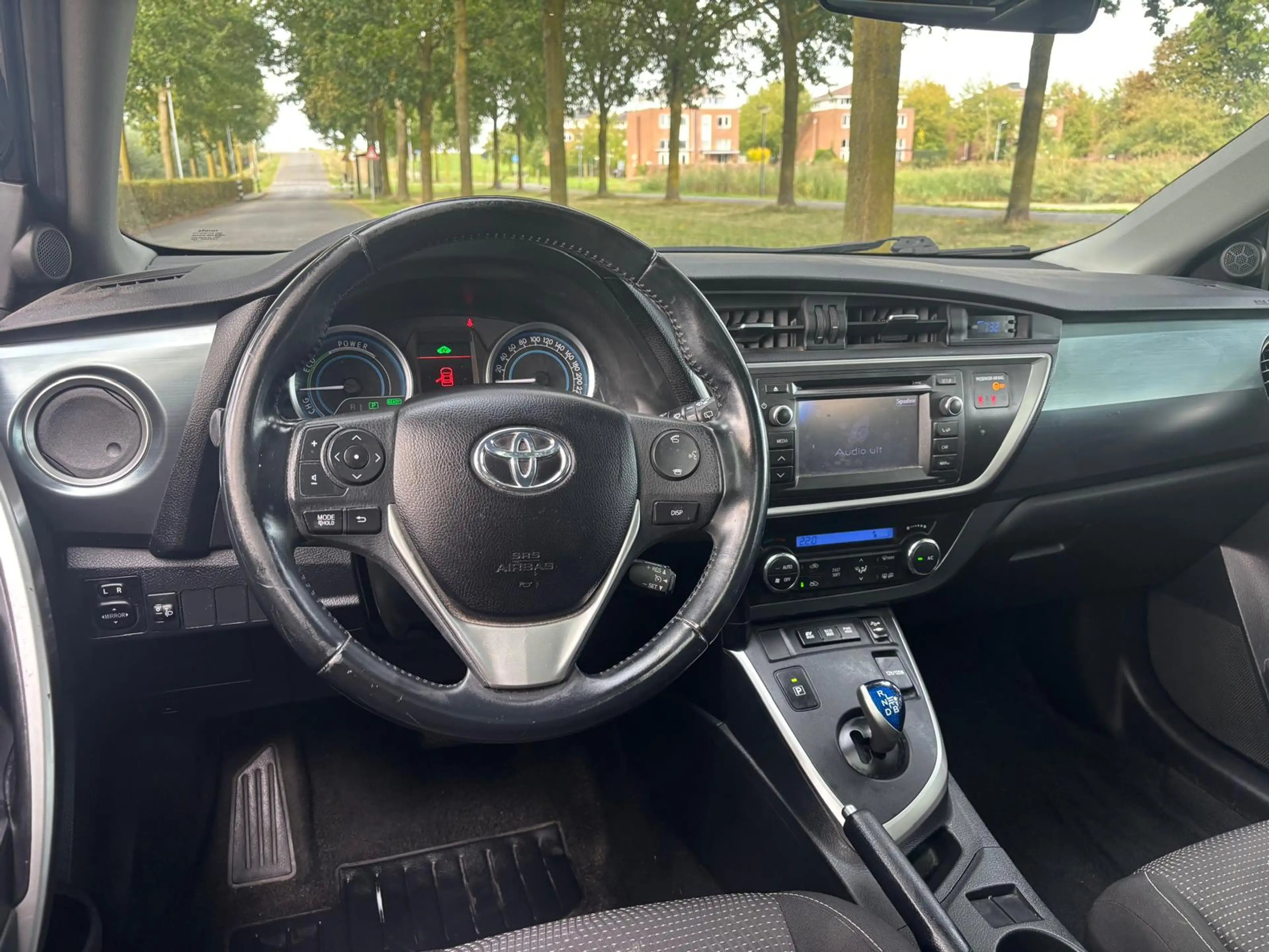 Toyota Auris Touring Sports 1.8 Hybrid Lease — photo 12