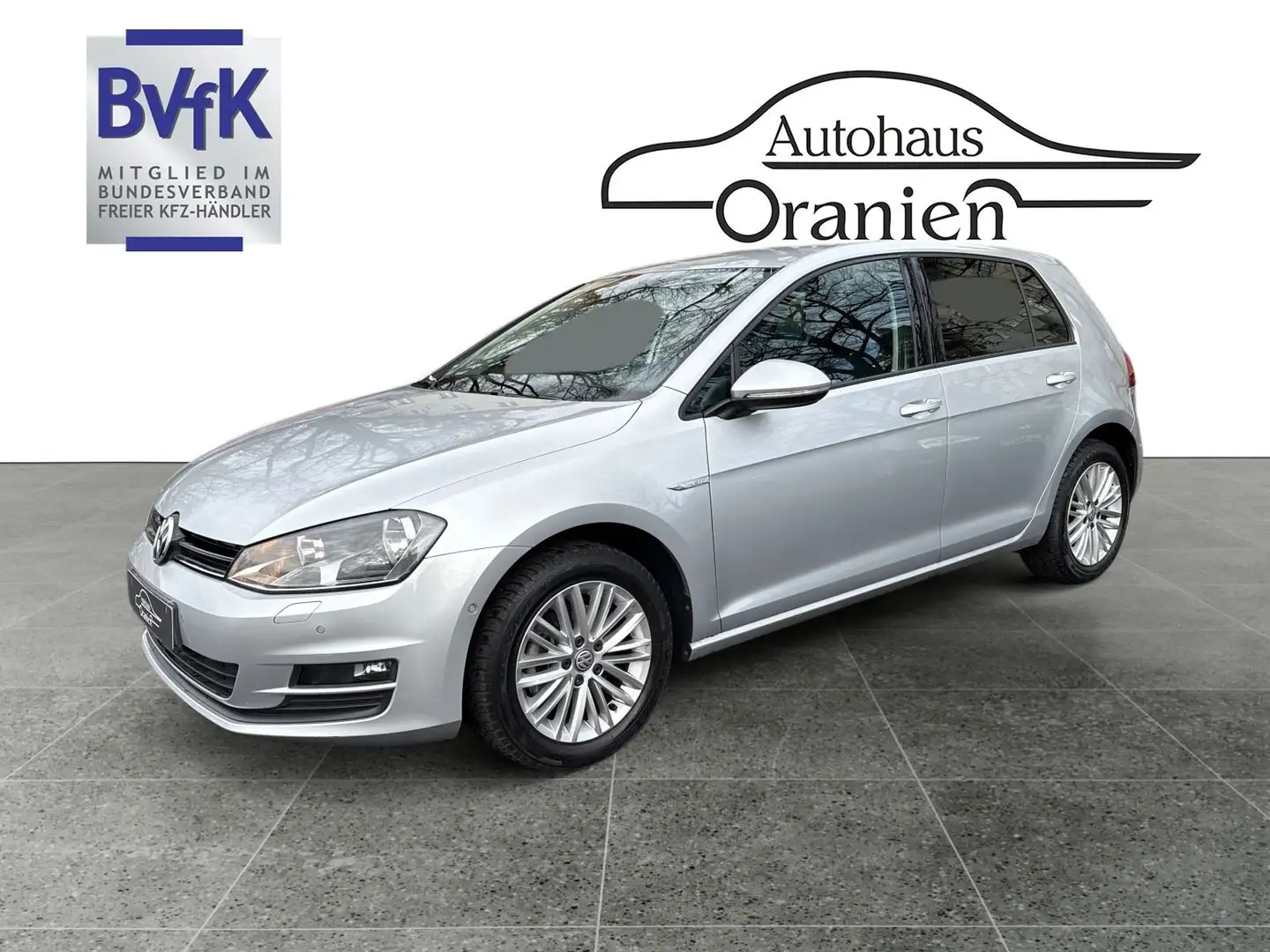 Volkswagen Golf VII Lim. Cup BMT,AUTOMATIK Silber - 1