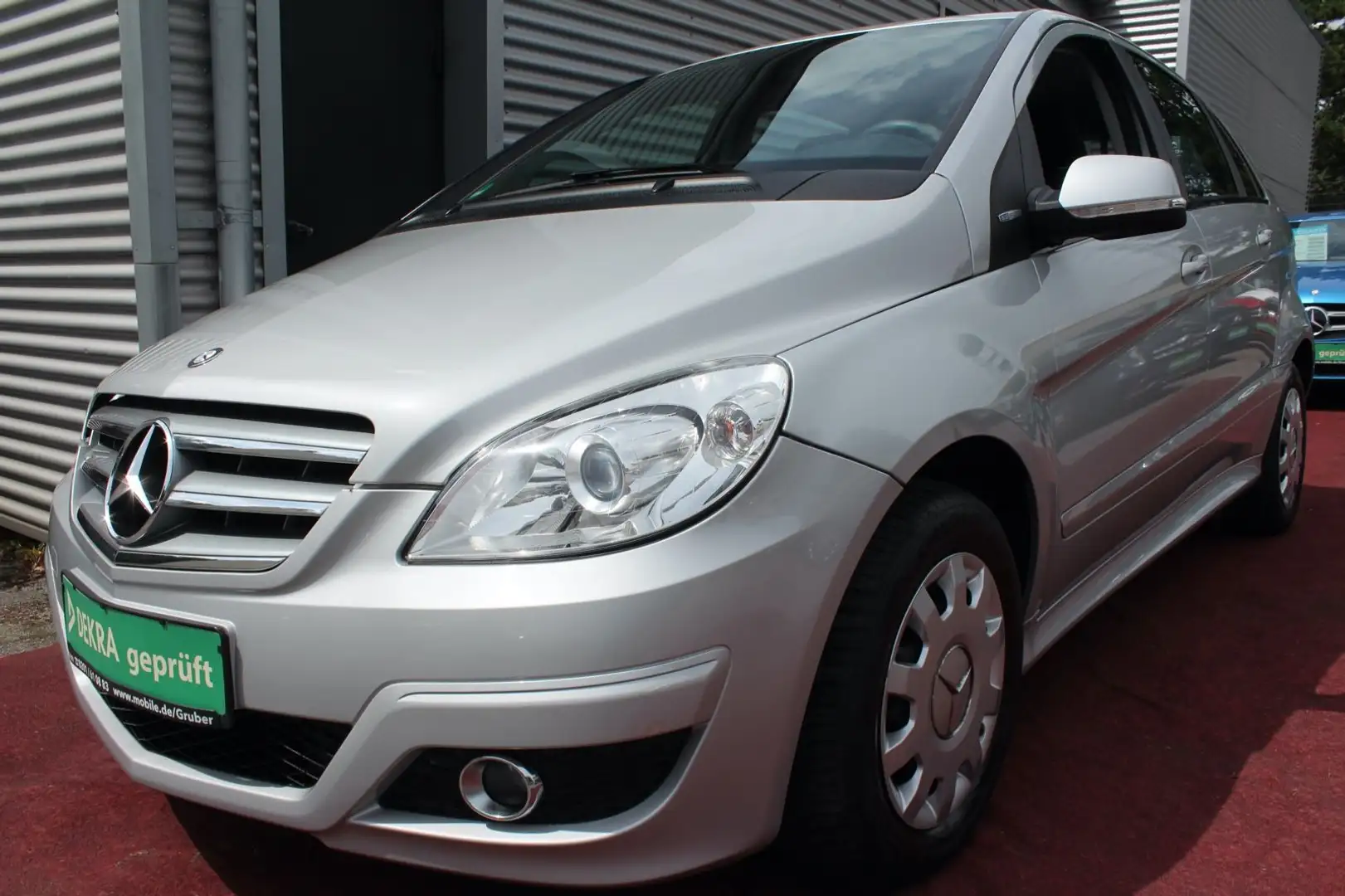 Mercedes-Benz B 160 KLIMA ALLWETTERREIFEN SITZHEIZUNG Silber - 1