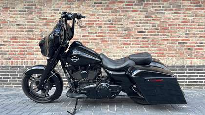 Harley-Davidson Street Glide 103 FLHX Bagger Black Out