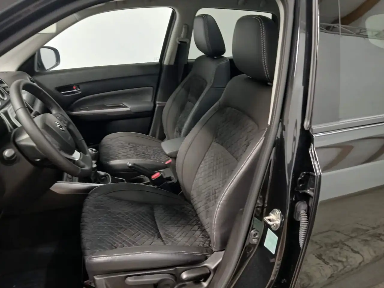Suzuki Vitara 1.4 129cv PANORAMA / CAMERA / NAVI, миниатюра 17