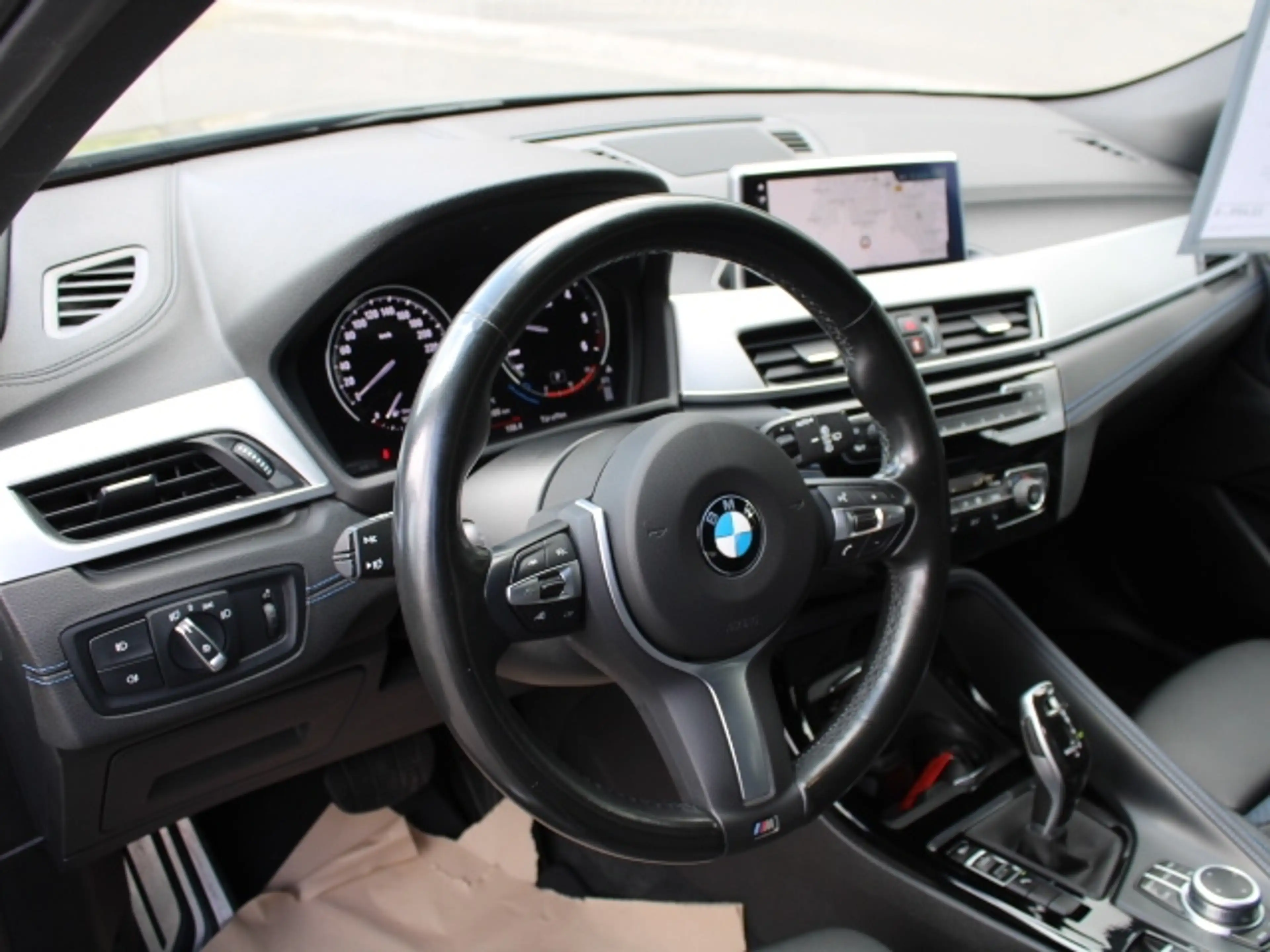 BMW X2 sDrive18d M Sport Sport-Auto- -NAVI-LED-PDC — photo 11
