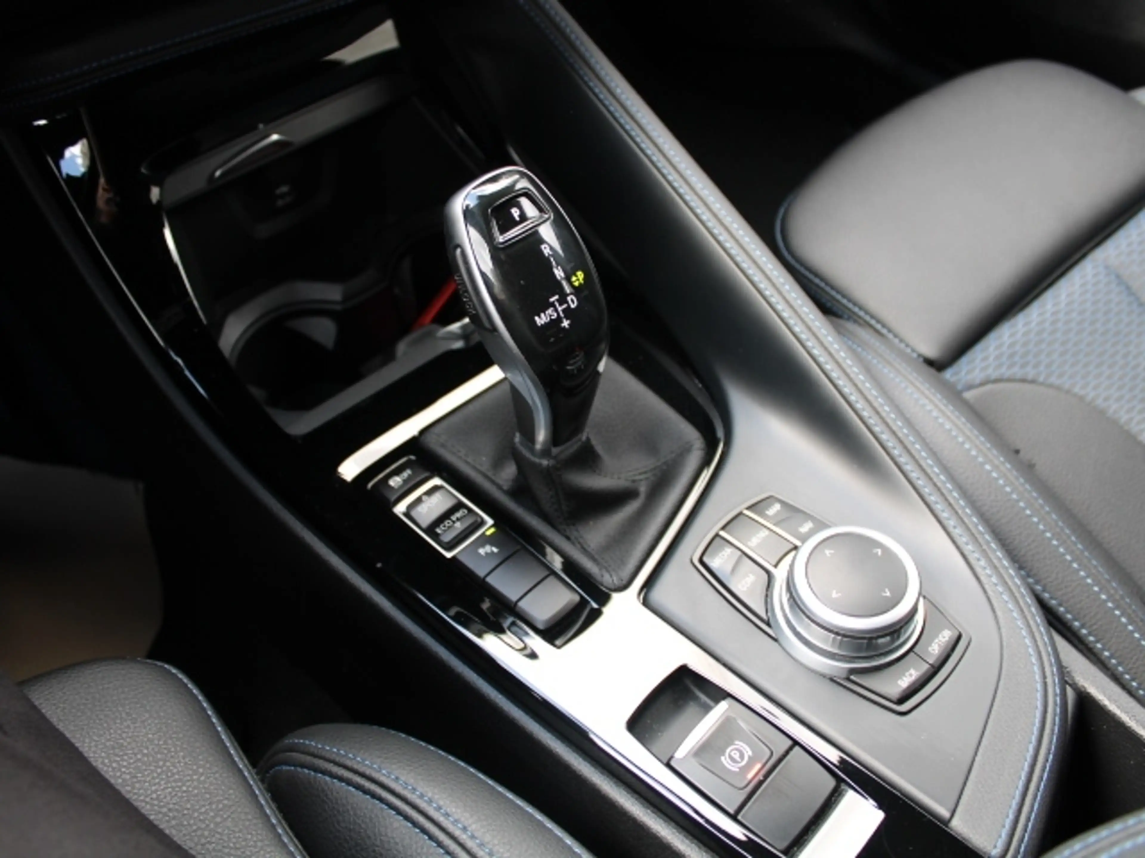 BMW X2 sDrive18d M Sport Sport-Auto- -NAVI-LED-PDC — photo 14