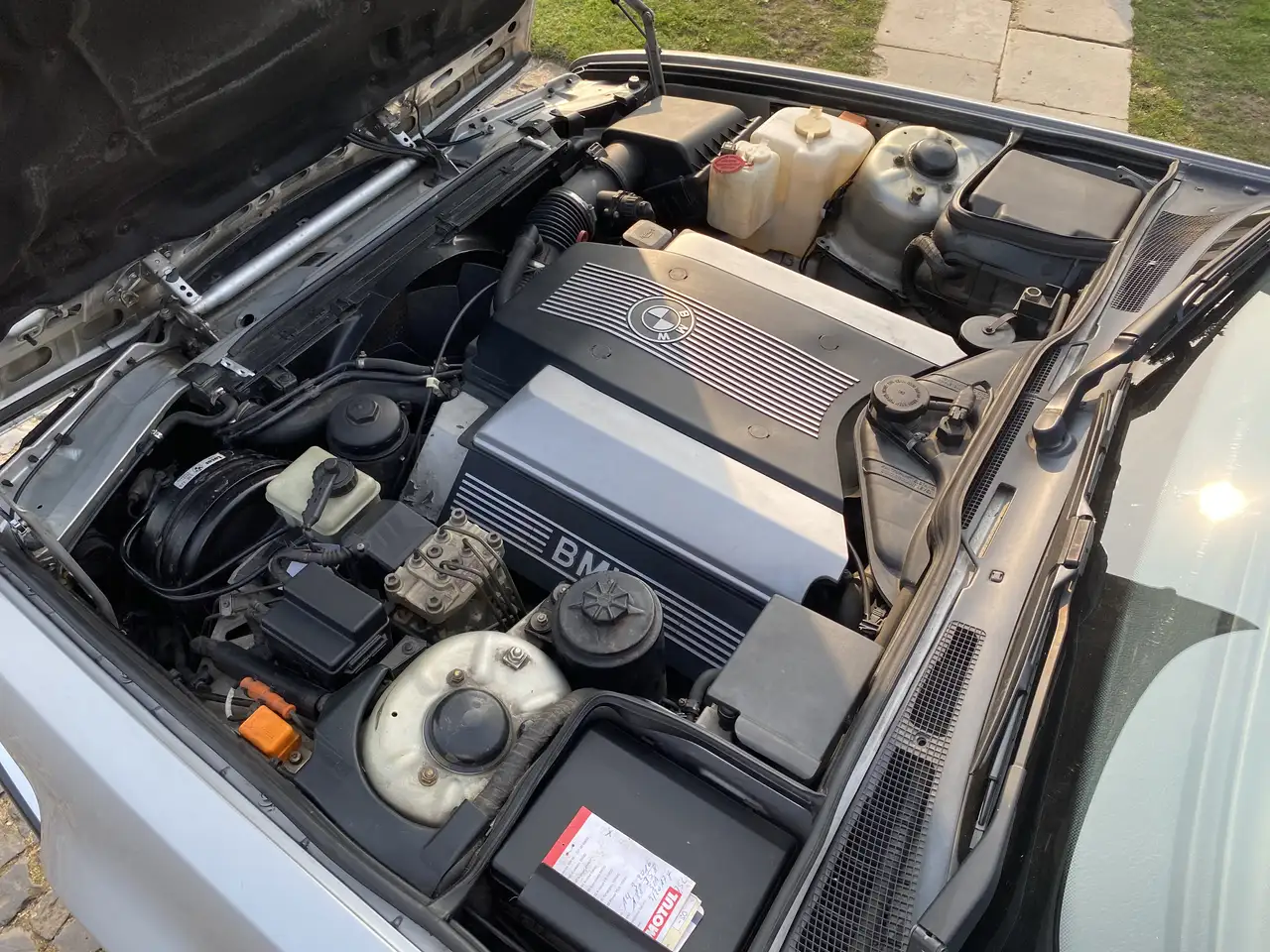 BMW 740i V8, foto 9