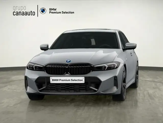 BMW 330 330e 215 kW (292 CV)